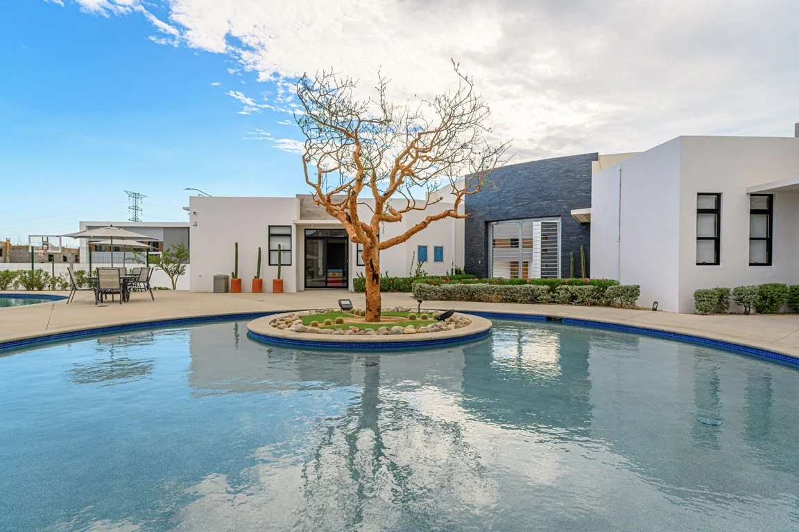 Duara clubhouse pool